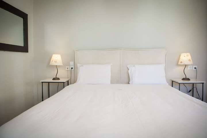 Room 4 of 55