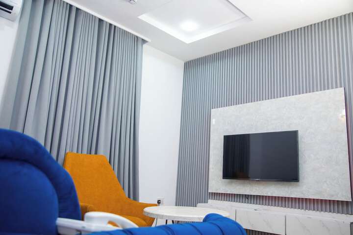 Room 6 of 39