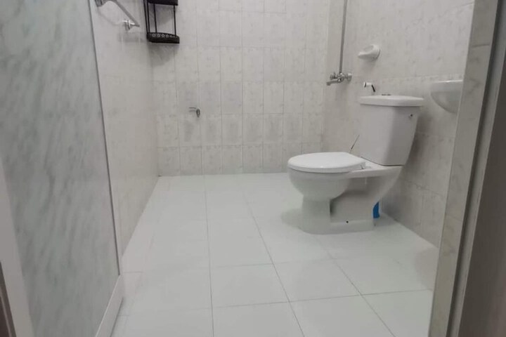 Room 16 of 48