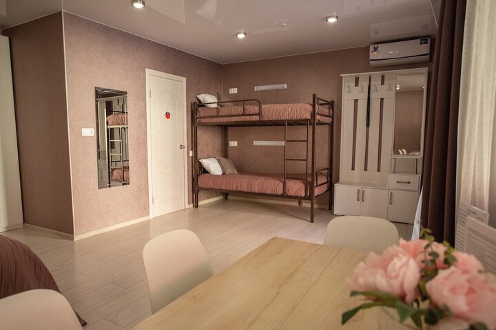 Room 25 of 61