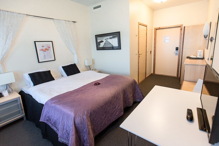 Room 5 of 31