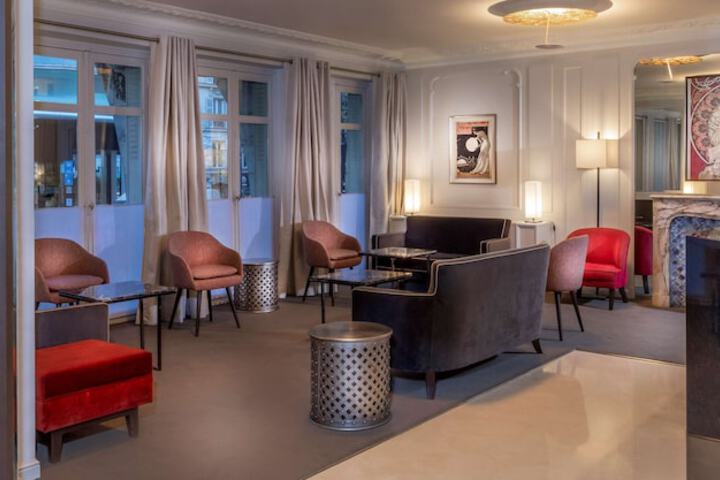 Guest Lobby
