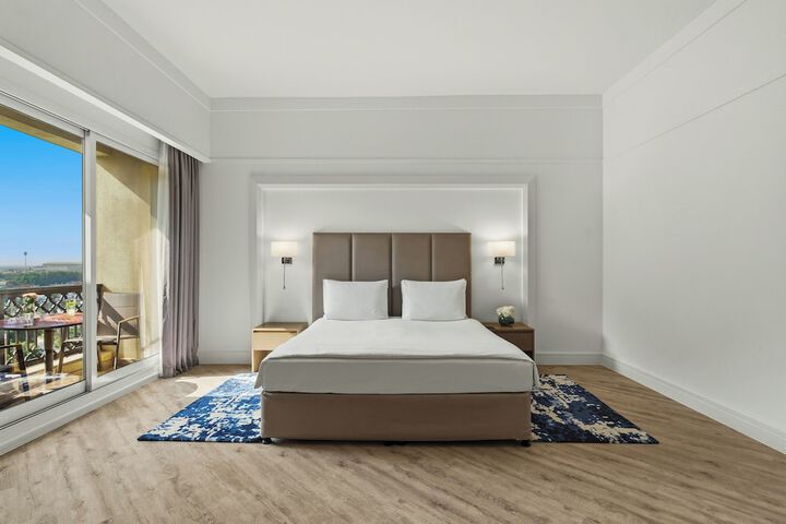 Room 43 of 335