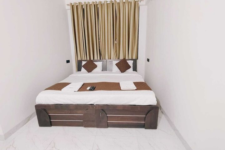 Room 9 of 26