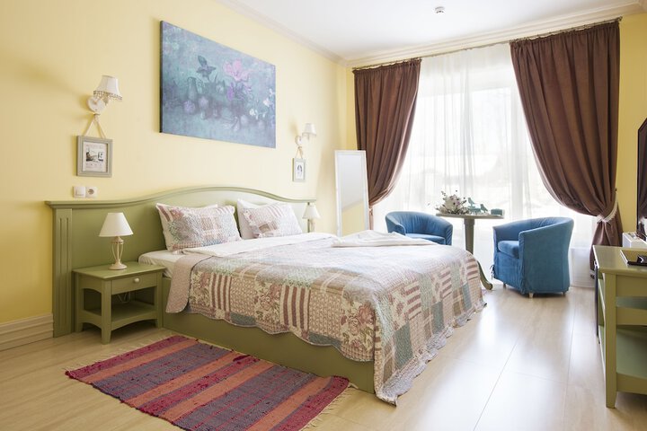Room 15 of 53