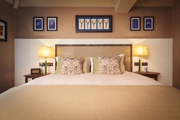 Room 12 of 76