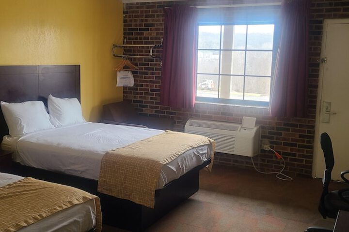 2 Double Beds (7 of 14)