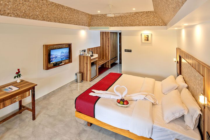 Room 15 of 33