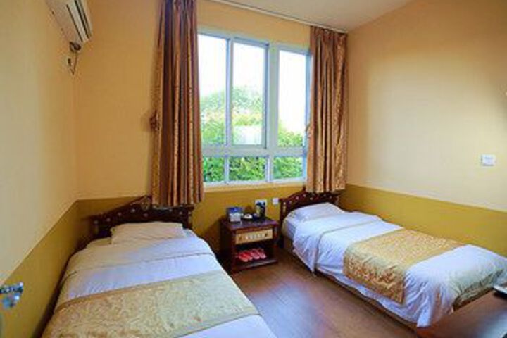 Room 14 of 28