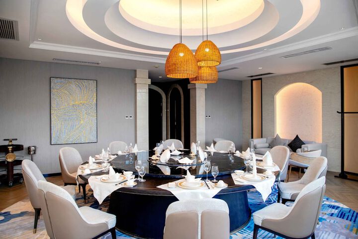 Dining 69 of 103