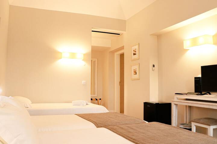 Room 5 of 22