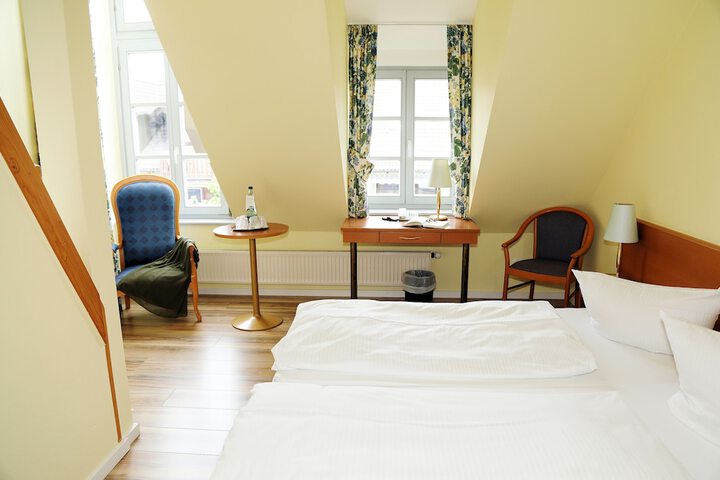 Room 26 of 60