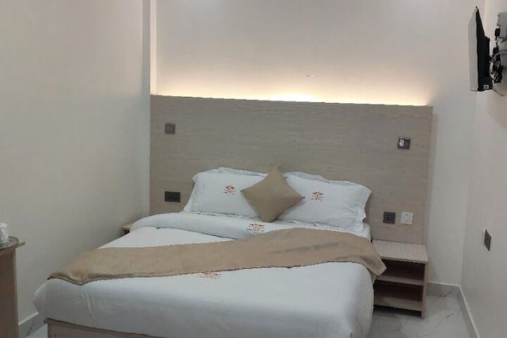 Room 5 of 45