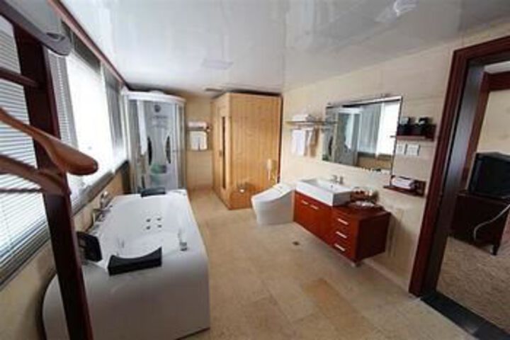 Room 21 of 58