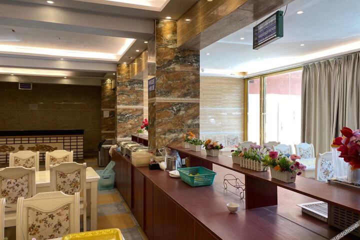 Longyu Hotel