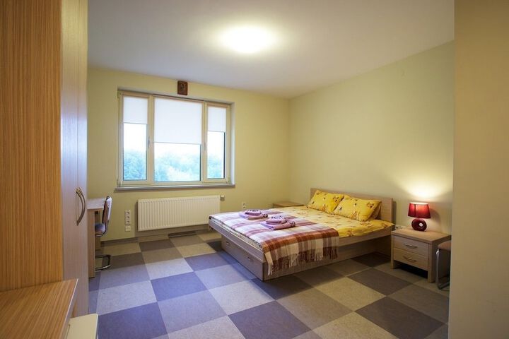 Room 3 of 47