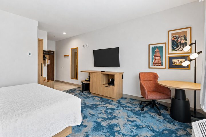 Room 16 of 33