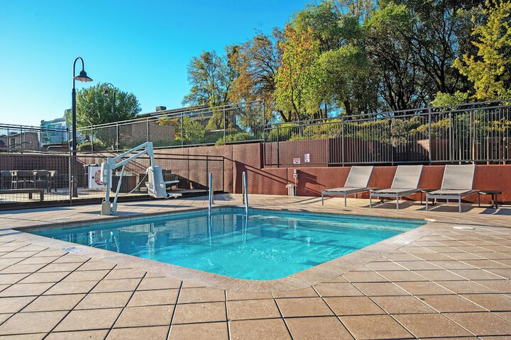 Pool 28 of 66