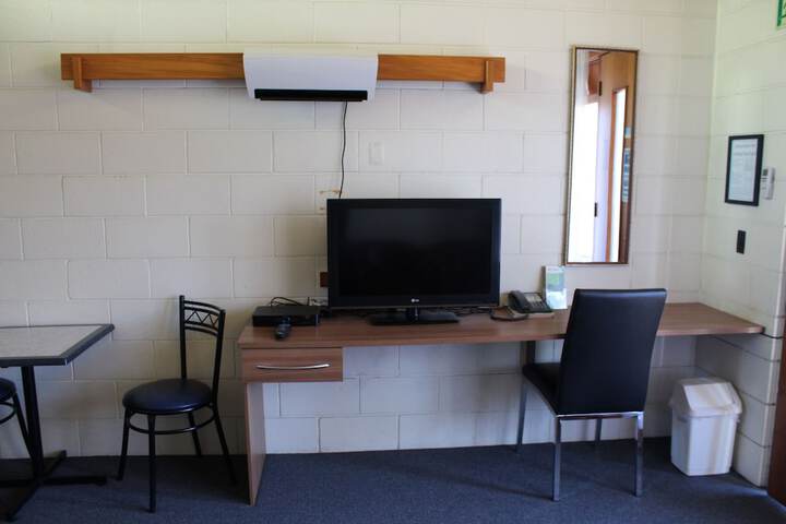 Room 4 of 39
