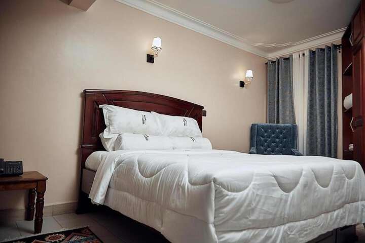 Room 3 of 11