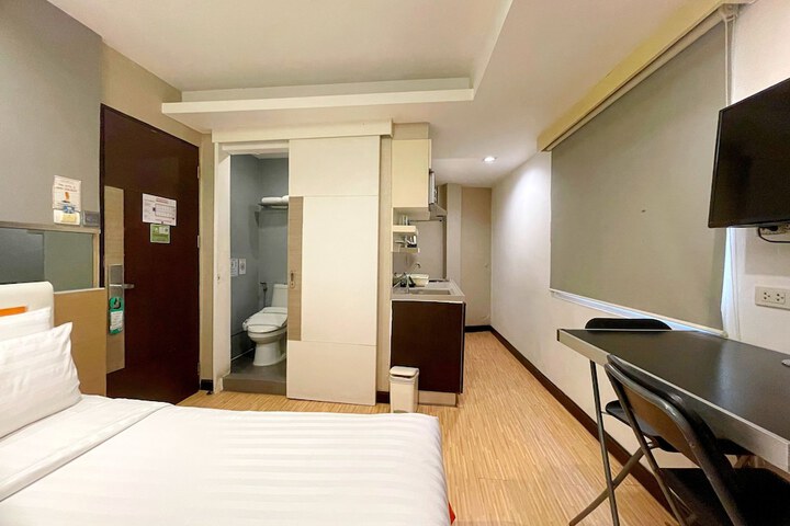 Room 12 of 31