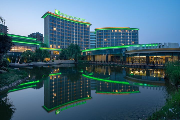 Hotel 77 of 89
