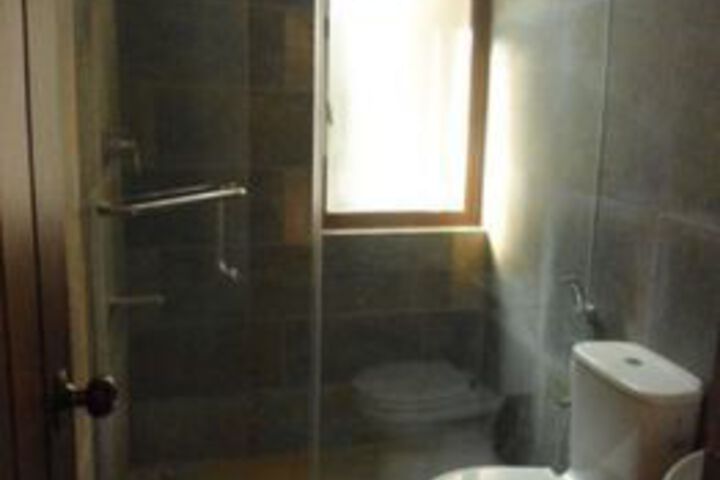 Room 4 of 20