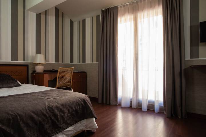 Room 2 of 52