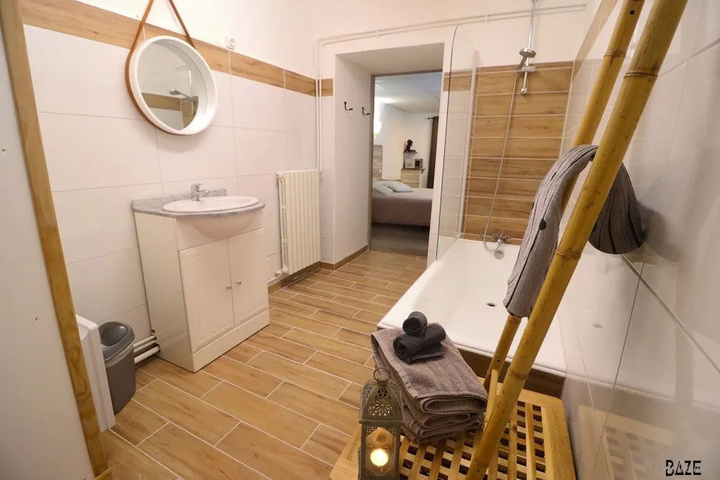 Room 9 of 21