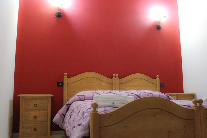 Room 4 of 32