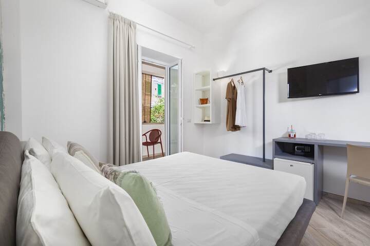 Room 10 of 96