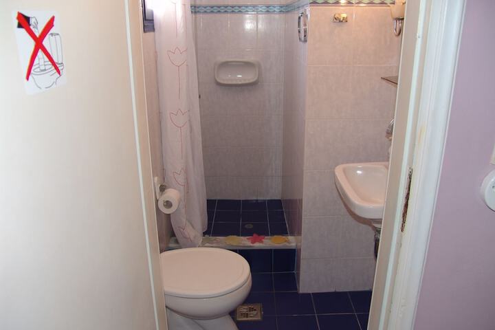 Room 34 of 46