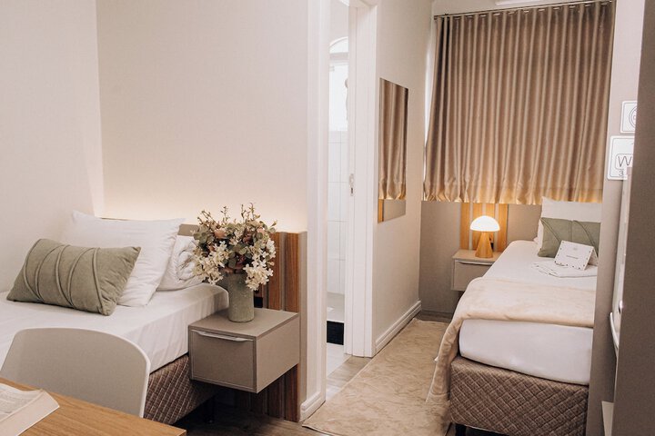Room 6 of 44