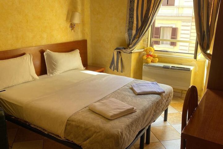 Room 4 of 24