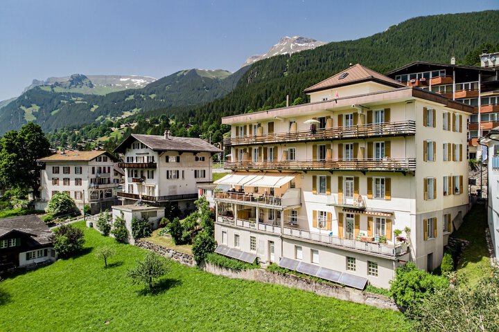 Hotel 3 of 120