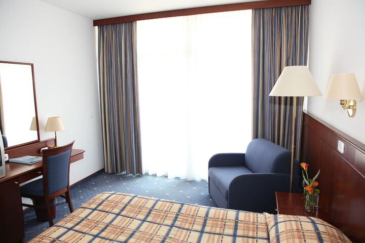 Room 7 of 17