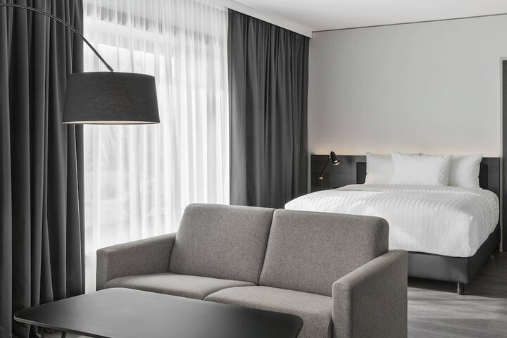 Room 14 of 39