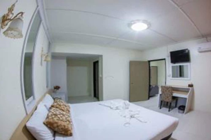 Room 8 of 42