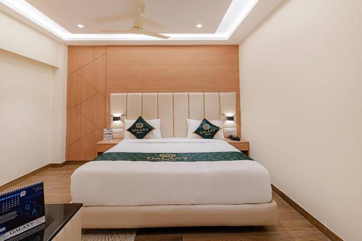 Room 7 of 9