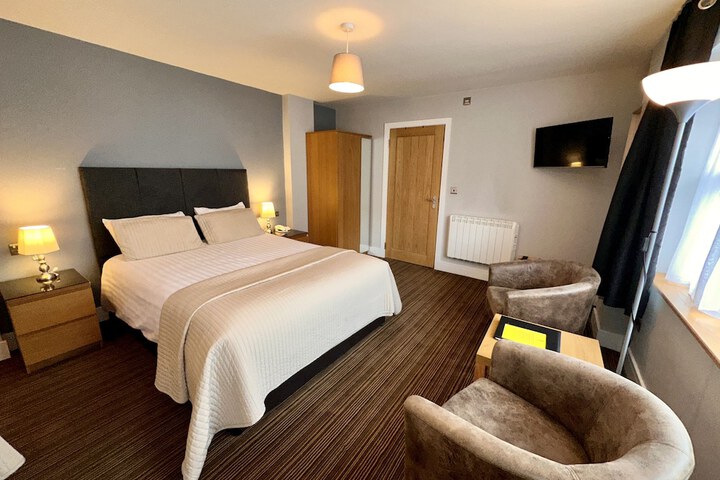 Room 32 of 81