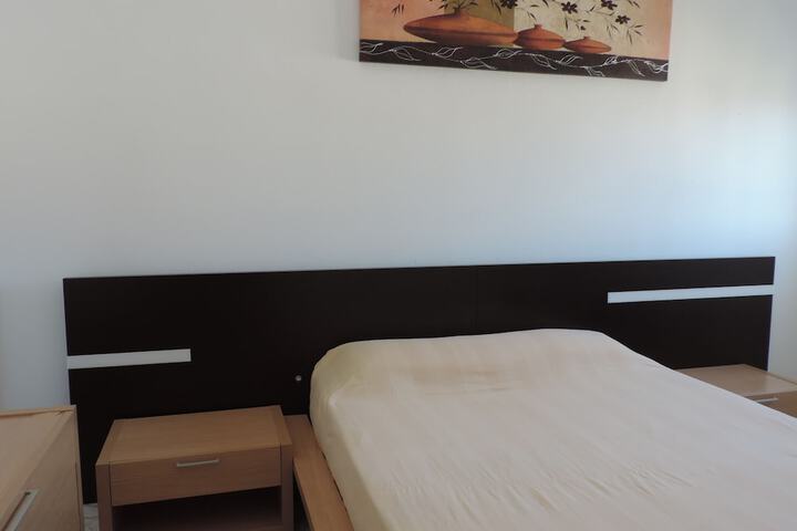 Room 28 of 168