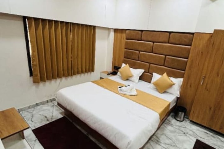 Room 15 of 25
