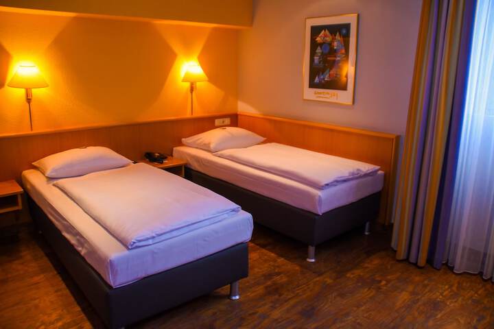 Room 22 of 38