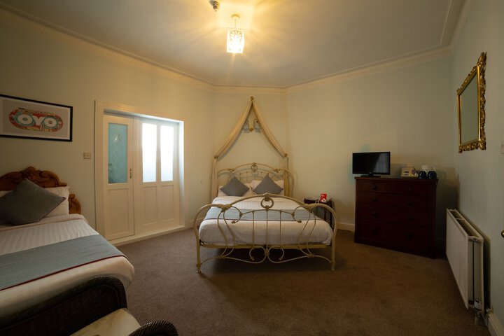 Room 14 of 48