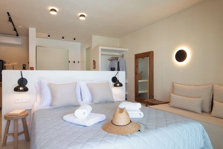 Room 25 of 156