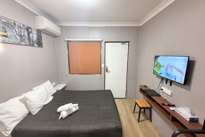 Room 16 of 48