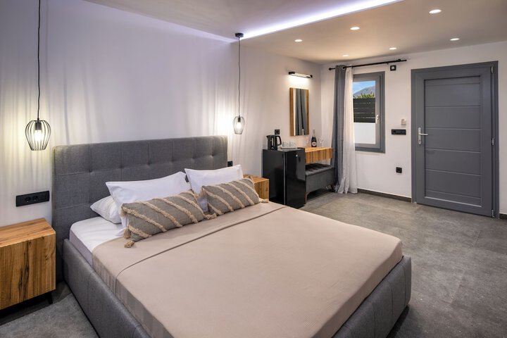 Room 10 of 36