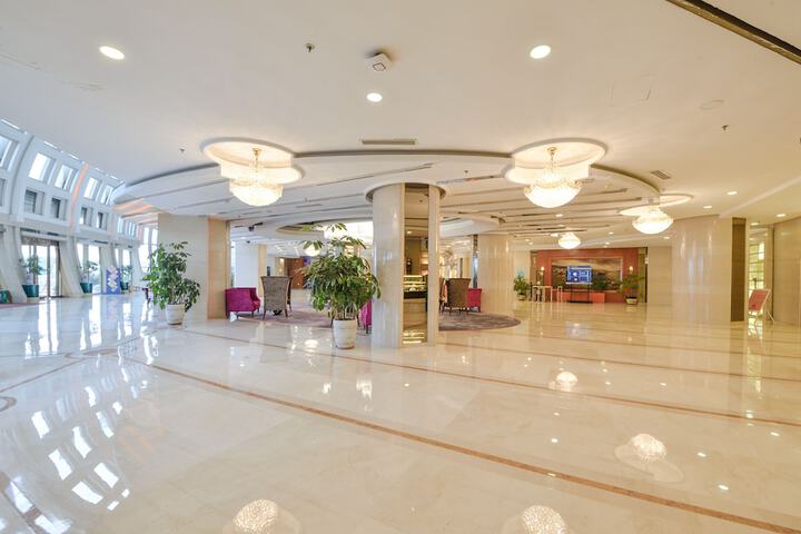 Hotel Interior 4 of 91
