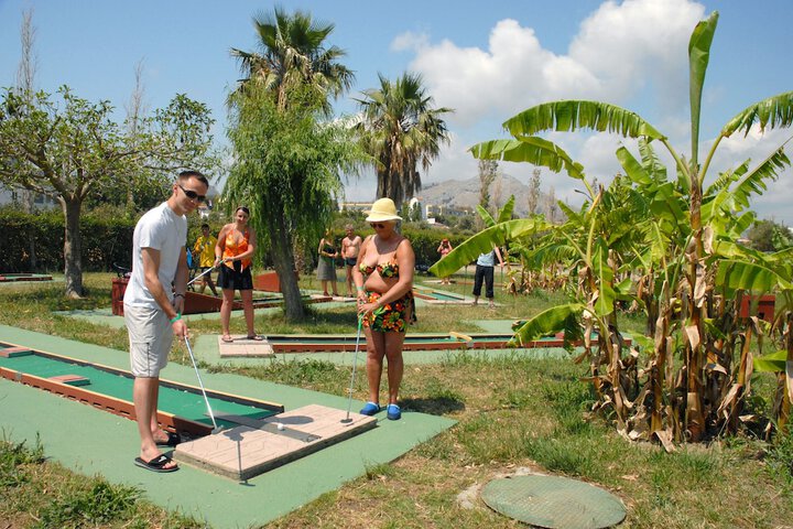 Mini-golf