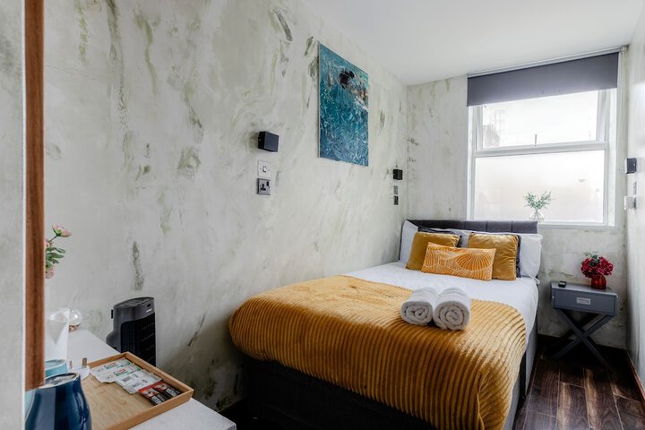 Room 74 of 234